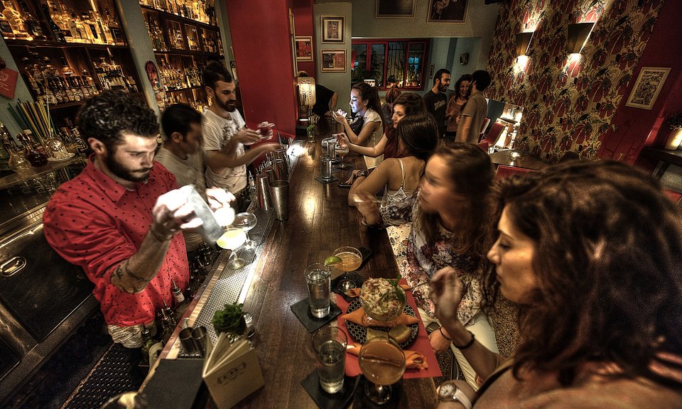 Το Baba Au Rhum, στο Σύνταγμα, πήρε το Οσκαρ καλύτερου μπαρ στην Αθήνα [εικόνες] | iefimerida.gr 0