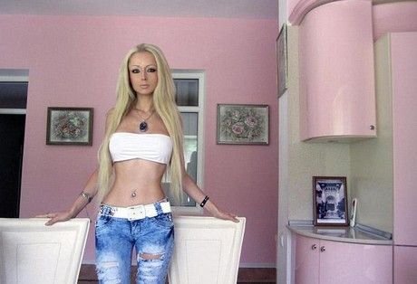 Τρομακτική ομοιότητα 21χρονης Ρωσίδας με τη Barbie [εικόνες] | iefimerida.gr 3
