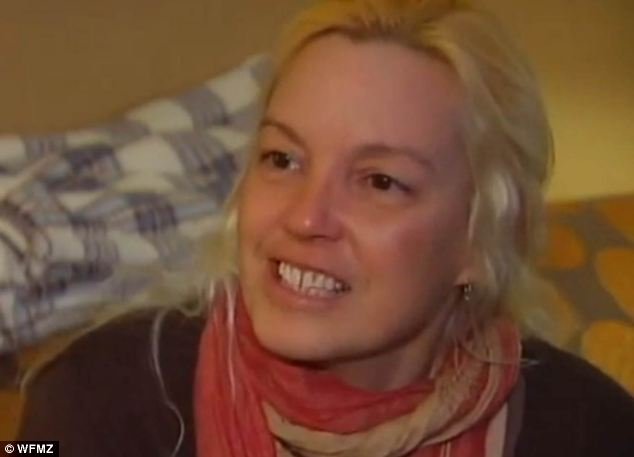 Βρήκε τη μητέρα της μέσω facebook -Την είχε εγκαταλείψει, νεογέννητη, σε ένα  Burger King [εικόνες] | iefimerida.gr 1