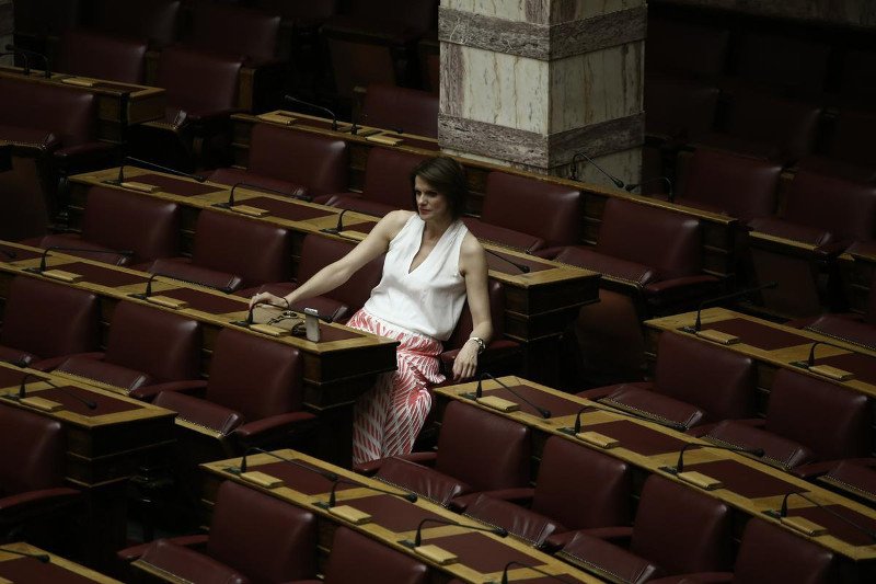 Το σακίδιο του Βαρουφάκη, το εμπριμέ της Ραχήλ και οι συστάσεις Καραμανλή στο Δένδια [εικόνες] | iefimerida.gr 12