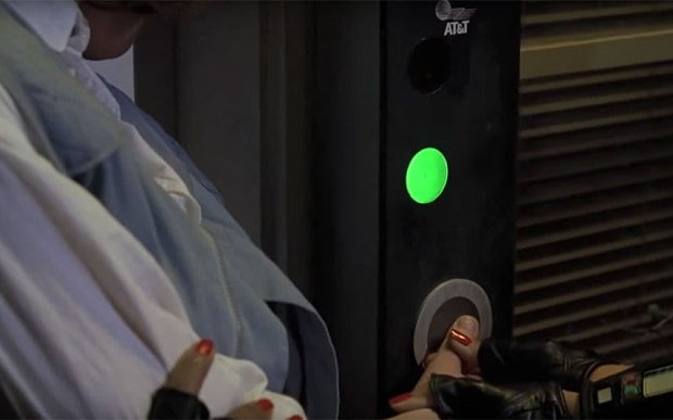 21 Οκτωβρίου 2015, η ημέρα επαλήθευσης για το «Επιστροφή στο Μέλλον» - Τι προέβλεψε σωστά η ταινία [εικόνες] | iefimerida.gr 15