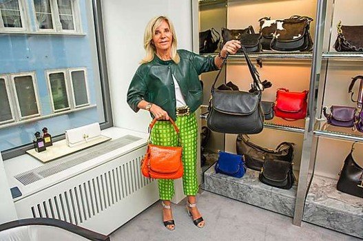 Αυτή είναι η Ελβετίδα πωλήτρια που αρνήθηκε να πουλήσει πανάκριβη τσάντα στην Οπρα Γουίνφρεϊ επειδή είναι μαύρη [εικόνες] | iefimerida.gr 2