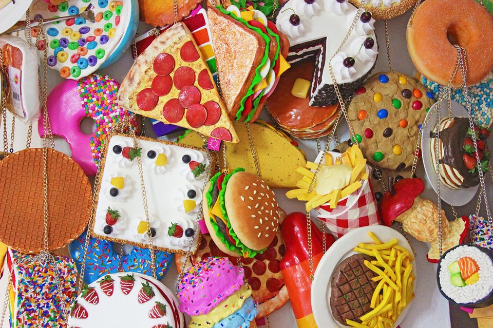 Ολλανδή σχεδιάστρια έκανε τσάντες τα πιο λαχταριστά φαγητά και γλυκά [εικόνες] | iefimerida.gr 5