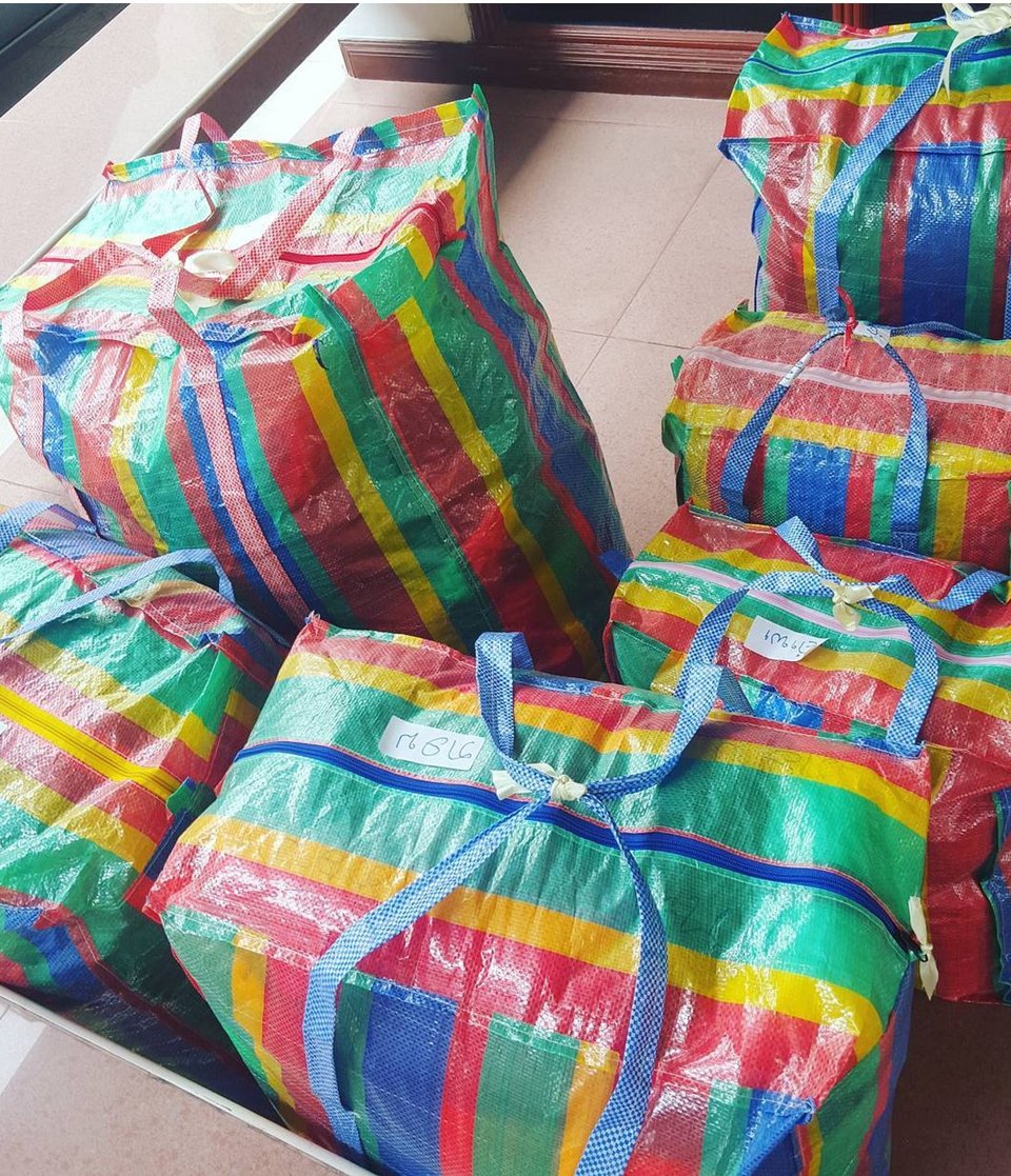 Η τσάντα της Balenciaga από τη λαϊκή προκαλεί σάλο στην Ταϊλάνδη [εικόνες] | iefimerida.gr 1