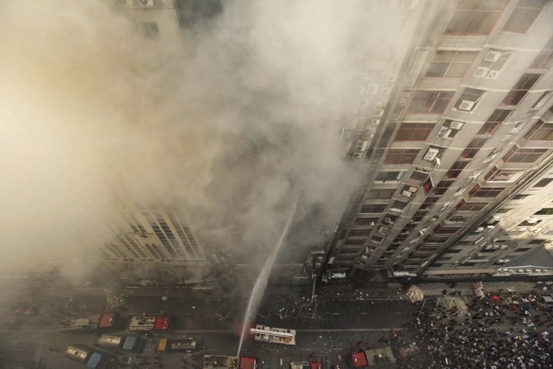 Δεκαεννέα μονάδες πυροσβεστών επιχειρούν στην περιοχή