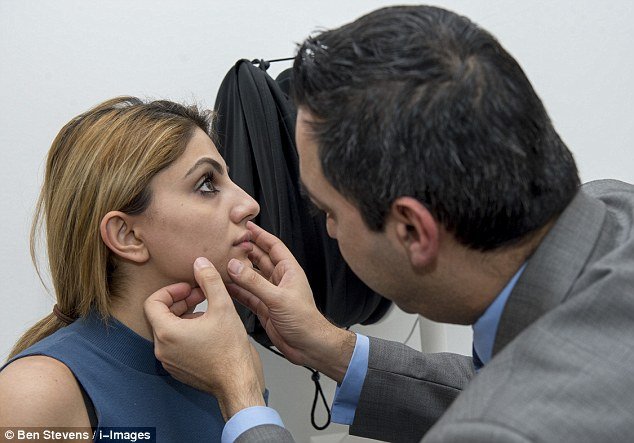  Γιατί οι selfie μπορούν να καταστρέψουν την επιδερμίδα σας [εικόνες & βίντεο] | iefimerida.gr 1