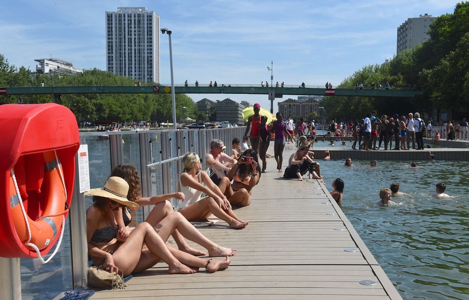 Παρίσι: Εκαναν πισίνες στον Σηκουάνα -Μετράει η ποιότητα ζωής [εικόνες] | iefimerida.gr 7