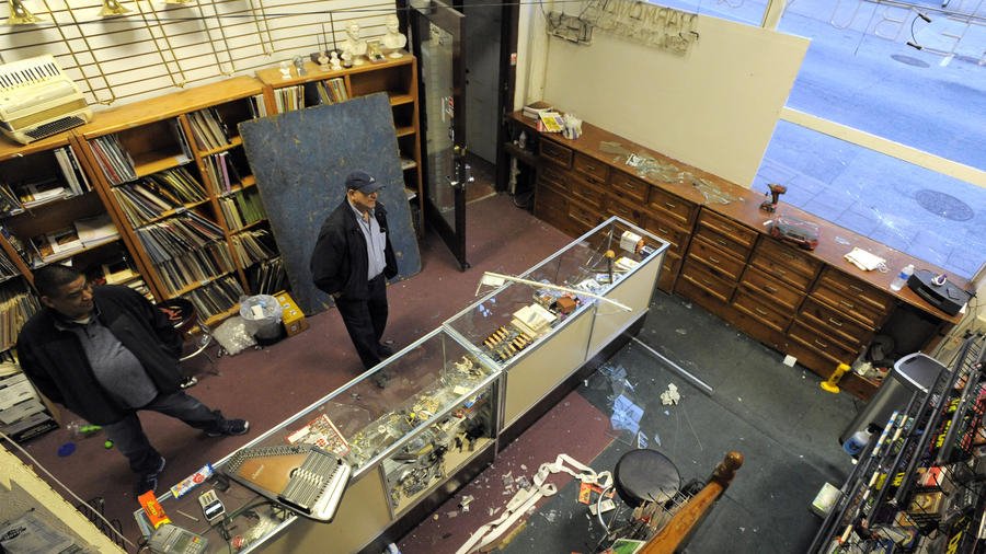 Εκτός ελέγχου η οργή των Αφροαμερικανών: Πυρπόλησαν γηροκομείο -Σε κατάσταση εκτάκτου ανάγκης το Μέριλαντ [εικόνες & βίντεο] | iefimerida.gr 17