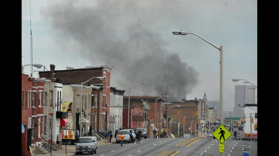 Εκτός ελέγχου η οργή των Αφροαμερικανών: Πυρπόλησαν γηροκομείο -Σε κατάσταση εκτάκτου ανάγκης το Μέριλαντ [εικόνες & βίντεο] | iefimerida.gr 18