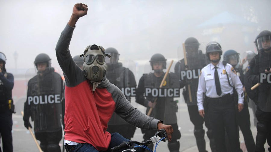 Εκτός ελέγχου η οργή των Αφροαμερικανών: Πυρπόλησαν γηροκομείο -Σε κατάσταση εκτάκτου ανάγκης το Μέριλαντ [εικόνες & βίντεο] | iefimerida.gr 20