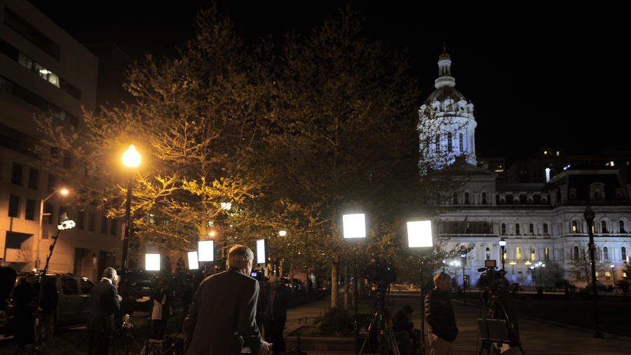 Εκτός ελέγχου η οργή των Αφροαμερικανών: Πυρπόλησαν γηροκομείο -Σε κατάσταση εκτάκτου ανάγκης το Μέριλαντ [εικόνες & βίντεο] | iefimerida.gr 4