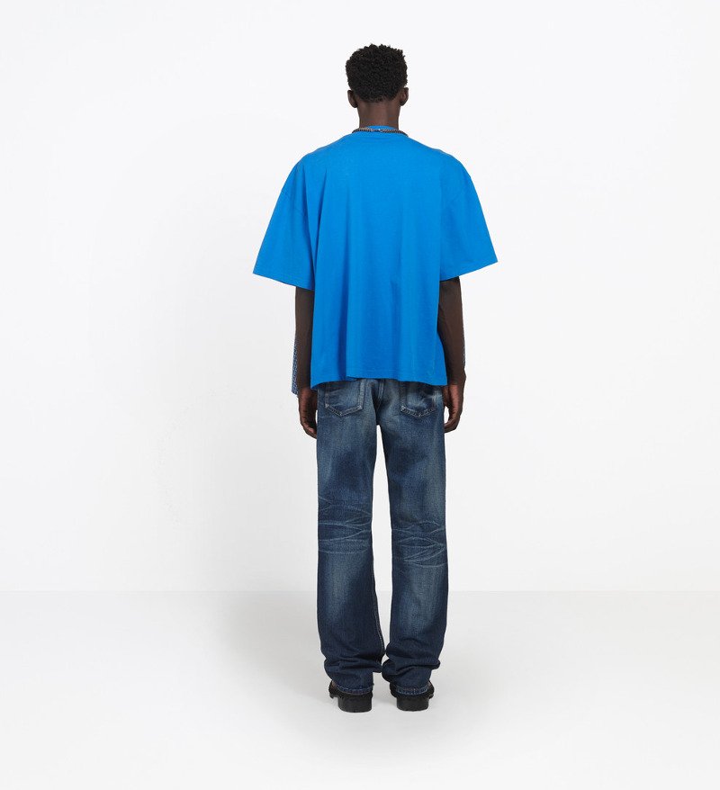 Ο οίκος Balenciaga μας τρολάρει: Πουλάει μπλούζα με πουκάμισο (δύο σε ένα) για 1.290 δολάρια! [εικόνες]  | iefimerida.gr 2