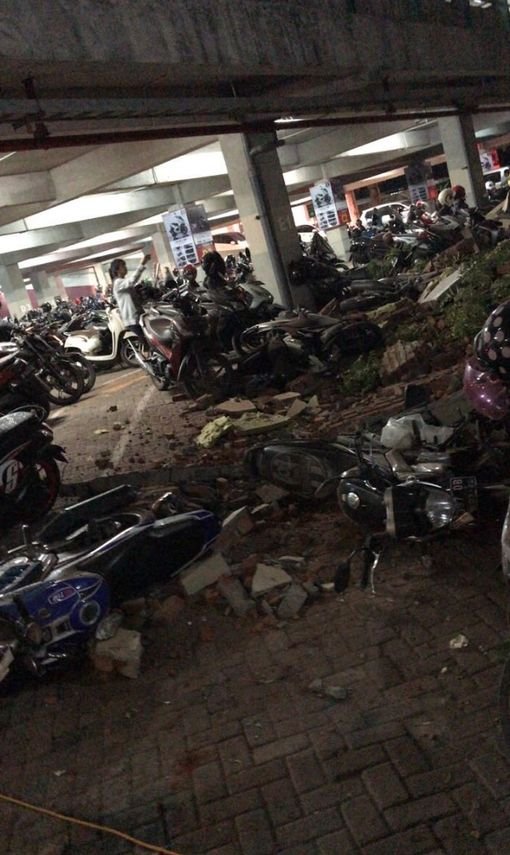 Ινδονησία: Τρόμος στο Μπαλί από τον σεισμό των 7 Ρίχτερ -Τουλάχιστον 37 νεκροί, δεκάδες τραυματίες [εικόνες] | iefimerida.gr 1