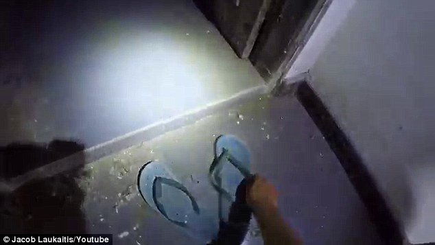 To «στοιχειωμένο» luxury resort στο Μπαλί - Πλήθος τουριστών στους άδειους διαδρόμους του [εικόνες] | iefimerida.gr 3