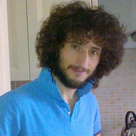 Αυτός είναι ο... εμπρηστής των Βαλκανίων -Ο 32χρονος Αλβανός που σήκωσε τη σημαία της «Μεγάλης Αλβανίας» [εικόνα&βίντεο] | iefimerida.gr 1