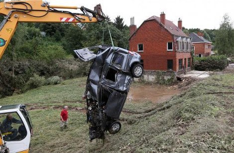 Στο έλεος της κακοκαιρίας τα Βαλκάνια -Δύο νεκροί από πλημμύρες στη Ρουμανία [εικόνες&βίντεο] | iefimerida.gr 2