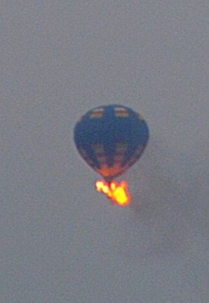 Αερόστατο τυλίχτηκε στις φλόγες και συνετρίβη -Απεγνωσμένες κραυγές βοήθειας από τους επιβαίνοντες  [εικόνες&βίντεο] | iefimerida.gr 3