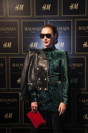 «Ασε κάτω το φουστάνι, μαντάμ. Αυτό είναι για την πίστα!»: Μαλλιά κουβάρια και οι διάσημες για ένα Balmain στα H&M [εικόνες] | iefimerida.gr 9