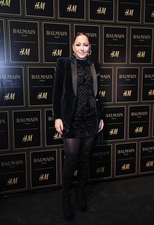 «Ασε κάτω το φουστάνι, μαντάμ. Αυτό είναι για την πίστα!»: Μαλλιά κουβάρια και οι διάσημες για ένα Balmain στα H&M [εικόνες] | iefimerida.gr 10