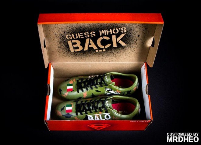 Δείτε τα εκκεντρικά παπούτσια του Μπαλοτέλι [εικόνες] | iefimerida.gr 0