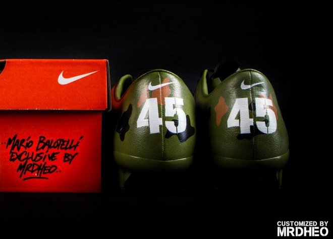 Δείτε τα εκκεντρικά παπούτσια του Μπαλοτέλι [εικόνες] | iefimerida.gr 1