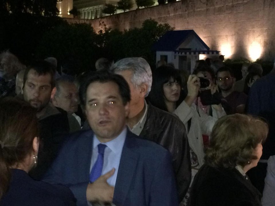 Επίθεση left.gr σε Αδωνι, Φορτσάκη: Μεσίστια τα Montblanc του Κολλεγίου Ψυχικού [εικόνες] | iefimerida.gr 1