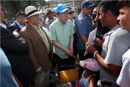 Στη Λέσβο ο γ.γ. του ΟΗΕ Μπαν Κι Μουν -Τον υποδέχθηκε η περιφερειάρχης Β. Αιγαίου [εικόνες] | iefimerida.gr 3