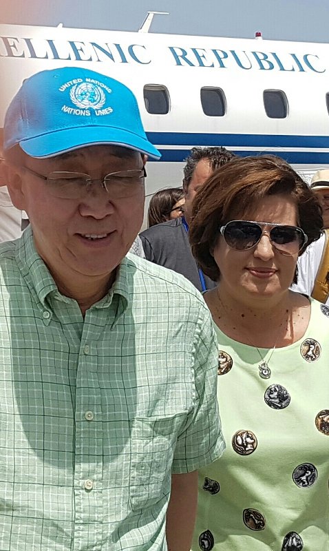 Στη Λέσβο ο γ.γ. του ΟΗΕ Μπαν Κι Μουν -Τον υποδέχθηκε η περιφερειάρχης Β. Αιγαίου [εικόνες] | iefimerida.gr 1