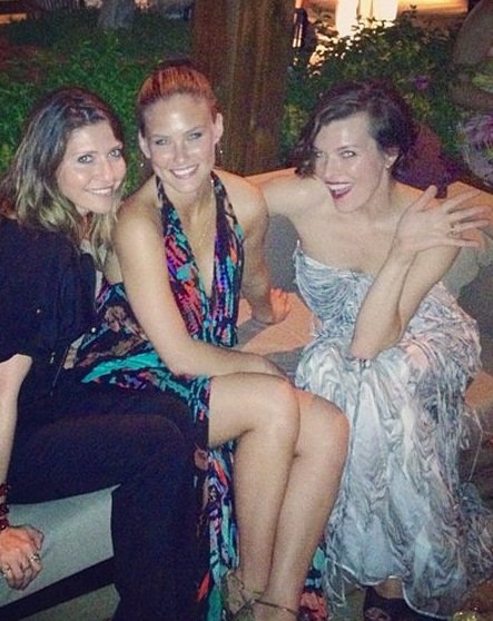 Μια νύχτα στην Τουρκία με τις Μίλα Γιόβοβιτς και Μπαρ Ραφαέλι [εικόνες] | iefimerida.gr 2