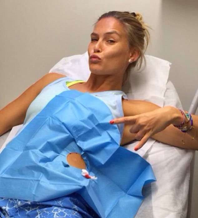 Η καλλονή Μπαρ Ρεφαέλι στο κρεβάτι του πλαστικού χειρουργού [εικόνα] | iefimerida.gr 0