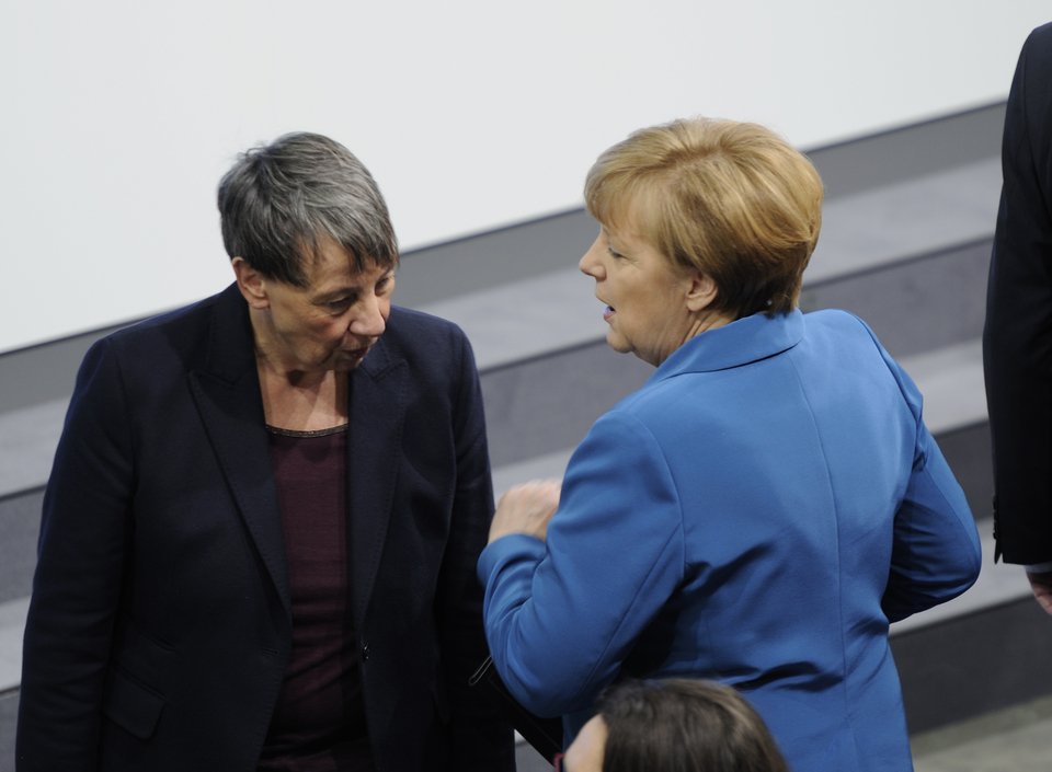 Αφωνοι οι Γερμανοί με τη δήλωση της υπουργού Περιβάλλοντος: Είμαι λεσβία [εικόνες] | iefimerida.gr 0