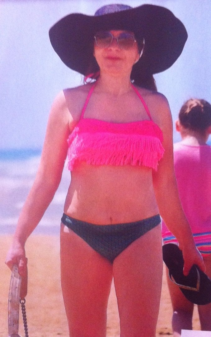 Η Αργυρώ Μπαρμπαρίγου με το μπικίνι της στην Πάρο [εικόνες] | iefimerida.gr 1