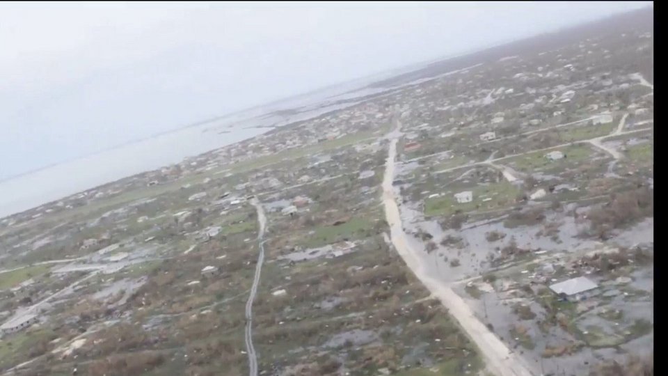 Ο τυφώνας Ιρμα ισοπέδωσε την Μπαρμπούντα: Αστεγοι οι μισοί κάτοικοι [εικόνες & βίντεο] | iefimerida.gr 0