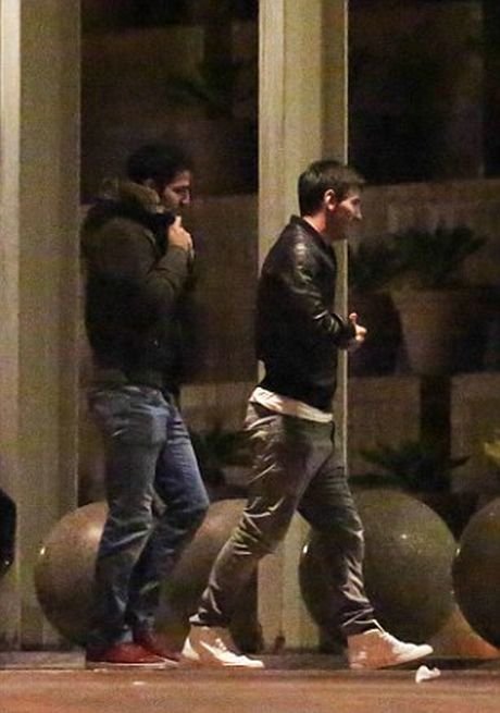 Μετά τις γκέλες Μπαρτσελόνα και Τσέλσι Μέσι-Πικε-Φάμπρεγκας το... έριξαν στο καζίνο [εικόνες] | iefimerida.gr 1