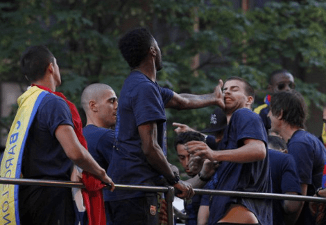 Οι ποδοσφαιριστές της Μπαρτσελόνα έγιναν «ντίρλα» και έπαιξαν ξύλο [εικόνες] | iefimerida.gr 0