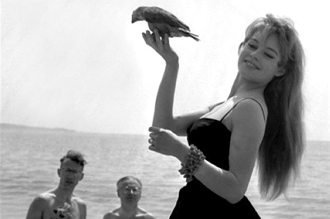 Οταν η Μπριζίτ Μπαρντό πήγαινε στις Κάννες και θάμπωνε τον πλανήτη [εικόνες] | iefimerida.gr 11