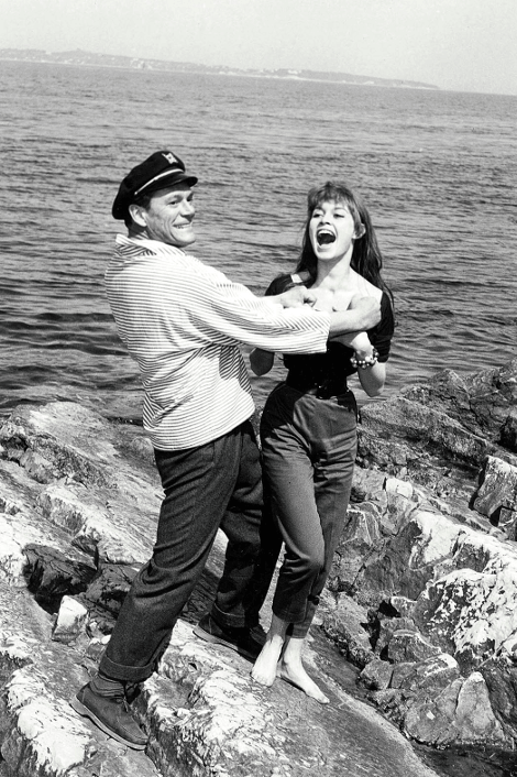 Οταν η Μπριζίτ Μπαρντό πήγαινε στις Κάννες και θάμπωνε τον πλανήτη [εικόνες] | iefimerida.gr 1