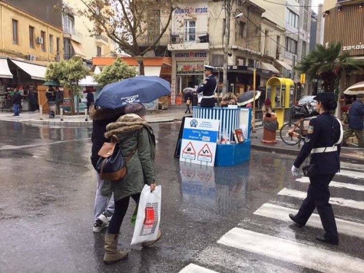 Αναβίωσε το έθιμο της βαρέλας στο Ηράκλειο Κρήτης [εικόνες]  | iefimerida.gr 1