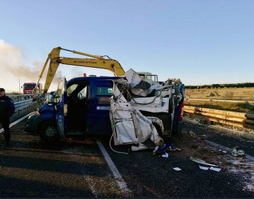 Ούτε στις ταινίες: Ανοιξαν βανάκι με μπουλντόζες και έκλεψαν πάνω από 2 εκατ. ευρώ [εικόνες & βίντεο] | iefimerida.gr 1