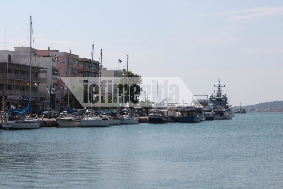Οδοιπορικό του iefimerida στη Λέσβο -Εγκλωβισμένοι πρόσφυγες και κάτοικοι στα πρόθυρα νευρικής κρίσης | iefimerida.gr 8