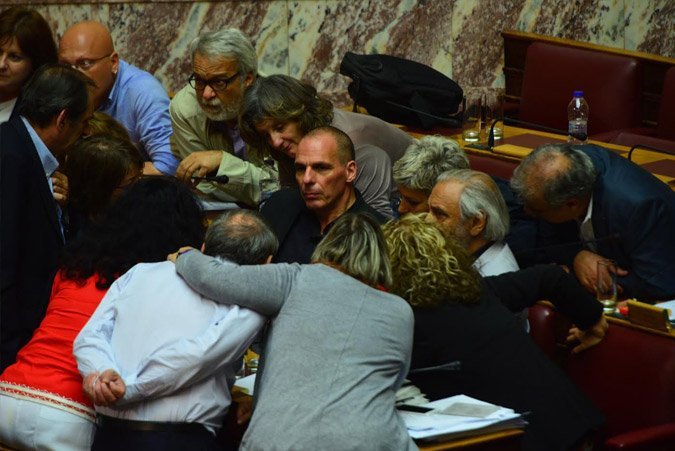 Ο Βαρουφάκης εκνευρίζει το Twitter -Ψάχνει να βρει γιατί «δίνει» τον Τσίπρα [εικόνες] | iefimerida.gr 0