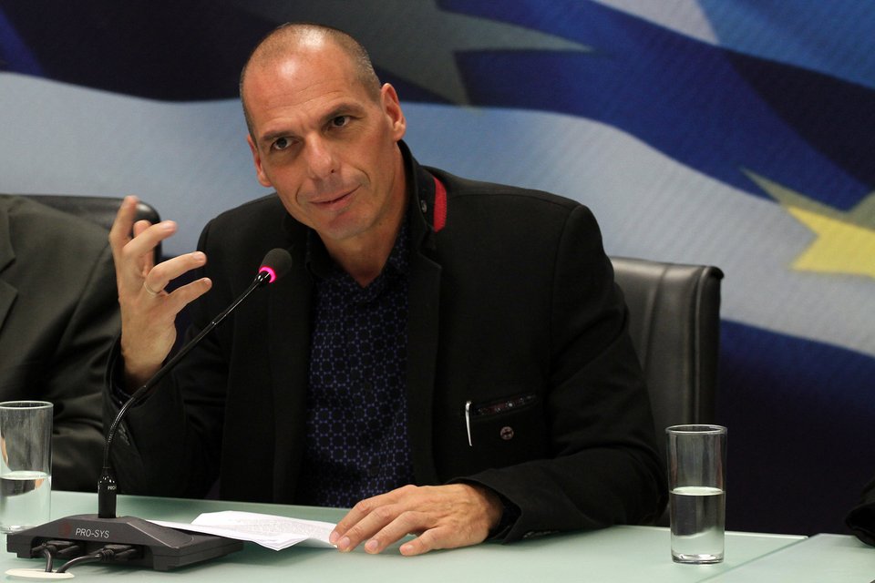 Αδωνις: Συμπαθέστατος ο Βαρουφάκης, ζηλεύω το κασκόλ του | iefimerida.gr 0