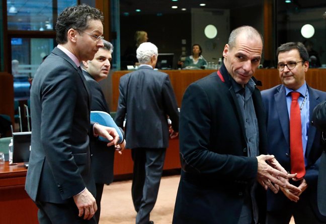 Τα βλέμματα που εισέπραξε ο Βαρουφάκης στις Βρυξέλλες [εικόνες] | iefimerida.gr 0