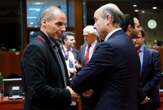 Τα βλέμματα που εισέπραξε ο Βαρουφάκης στις Βρυξέλλες [εικόνες] | iefimerida.gr 3