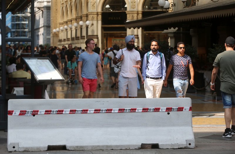 Με τσιμεντένια οδοφράγματα θωρακίζεται η Ιταλία -Φοβούνται τρομοκρατικό χτύπημα | iefimerida.gr 5