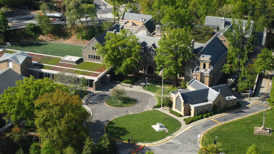 Μπάρον, ο χαϊδεμένος γιος του Τραμπ -Πώς θα αλλάξει η ζωή του [εικόνες] | iefimerida.gr 2