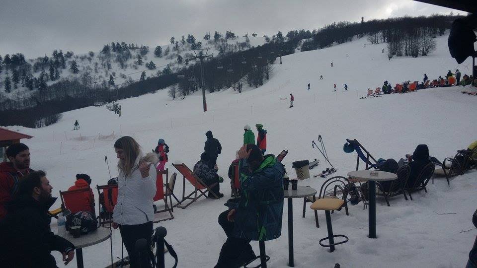 Γέμισε από κόσμο το χιονοδρομικό της Βασιλίτσας [εικόνες] | iefimerida.gr 4