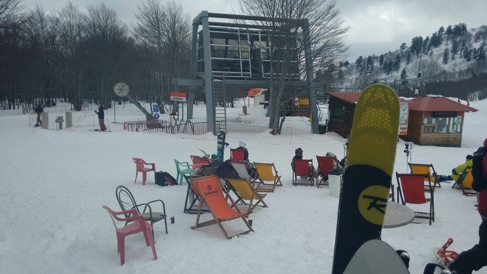 Γέμισε από κόσμο το χιονοδρομικό της Βασιλίτσας [εικόνες] | iefimerida.gr 0