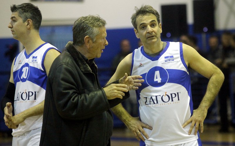 Βουλευτές έβαλαν σορτσάκια και άρχισαν τα σουτ -Επαιξαν μπάσκετ για καλό σκοπό [εικόνες] | iefimerida.gr 1