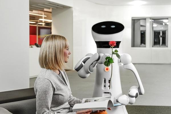 Οταν τα ρομπότ γίνονται μπάτλερ και μπάρμαν – H τεχνολογία που ξεπερνά την επιστημονική φαντασία [εικόνες]  | iefimerida.gr 2